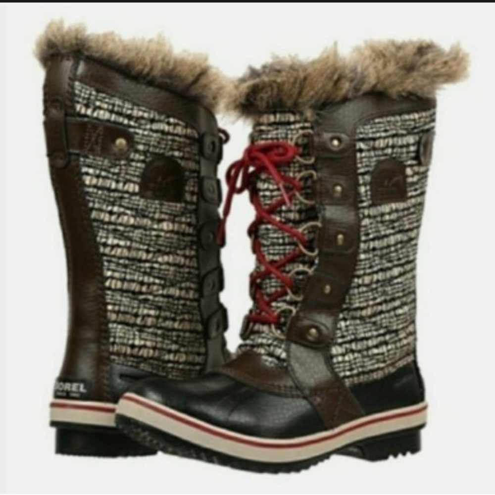 Sorel tofino metallic boots